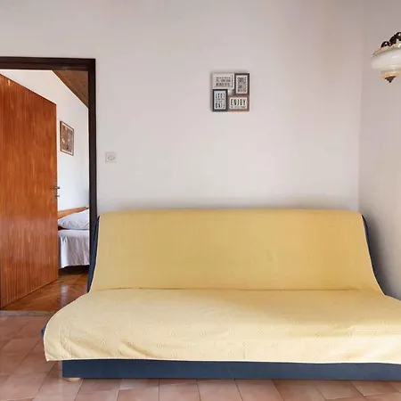 3 Apartment Kukljica